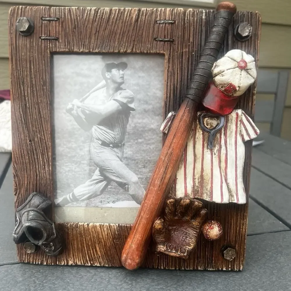 Baseball photo frame 4”x 6” photo, overall 8 x 8 1/2”